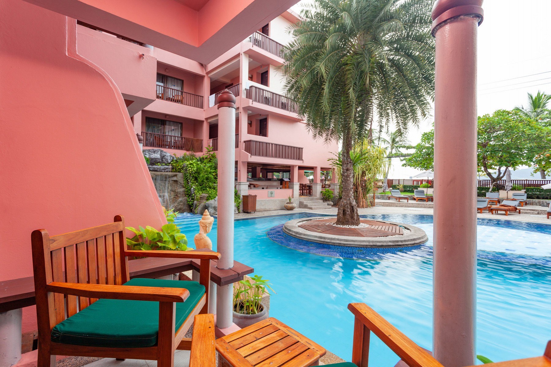 Deluxe Pool Access