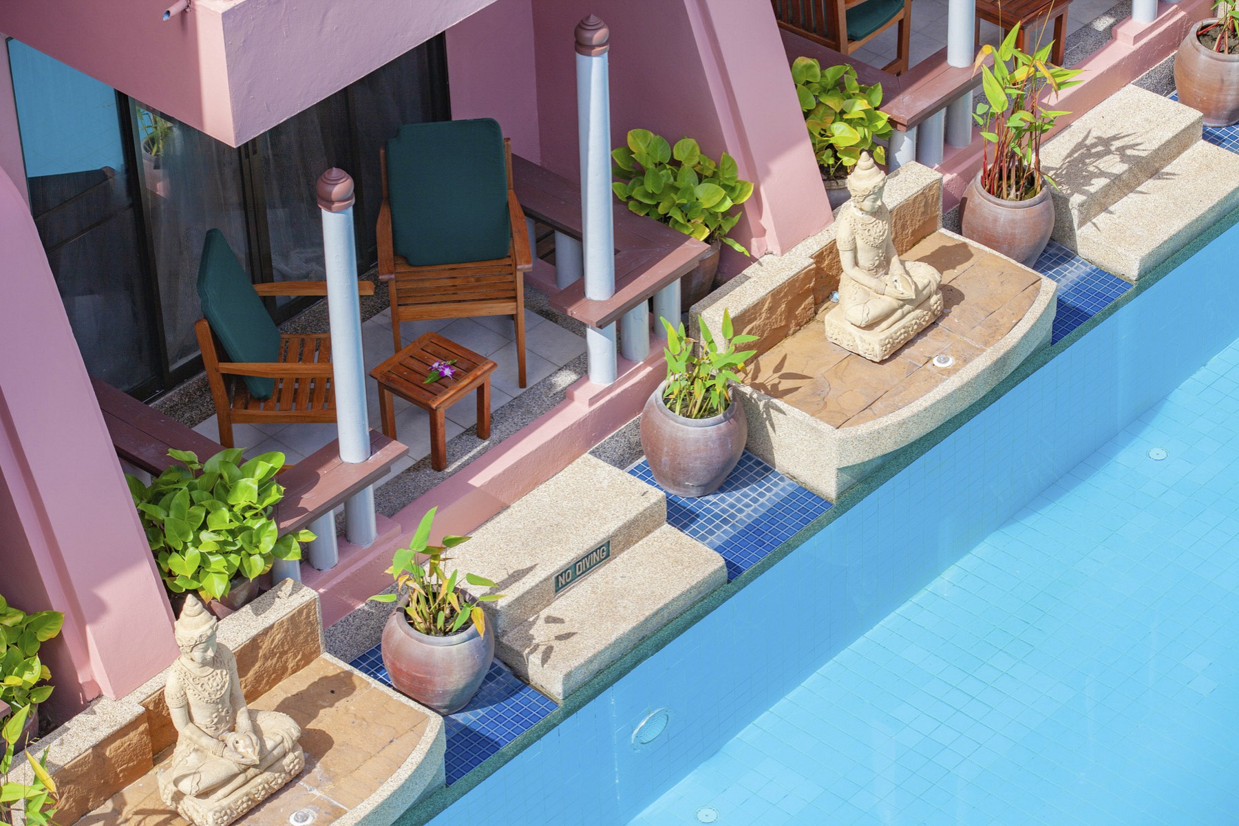 Deluxe Pool Access