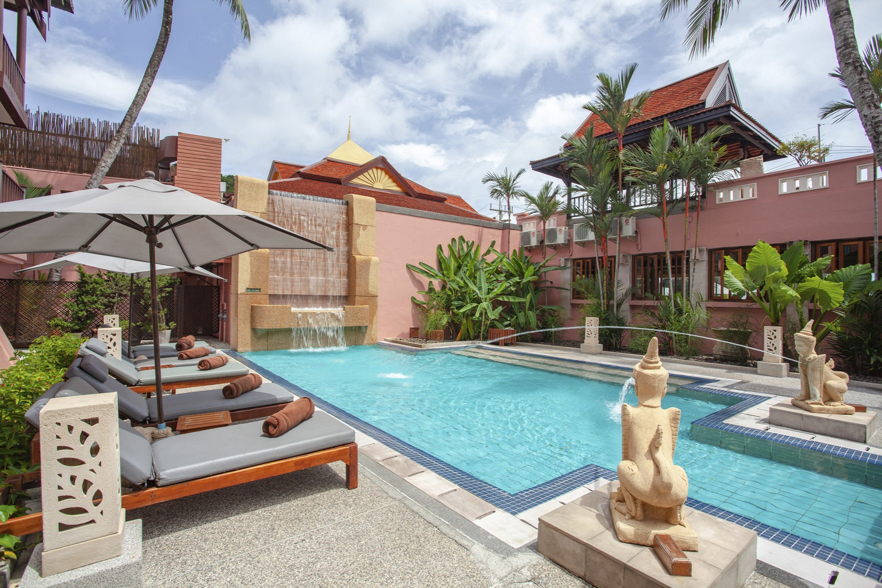 Seaview Patong Hotel