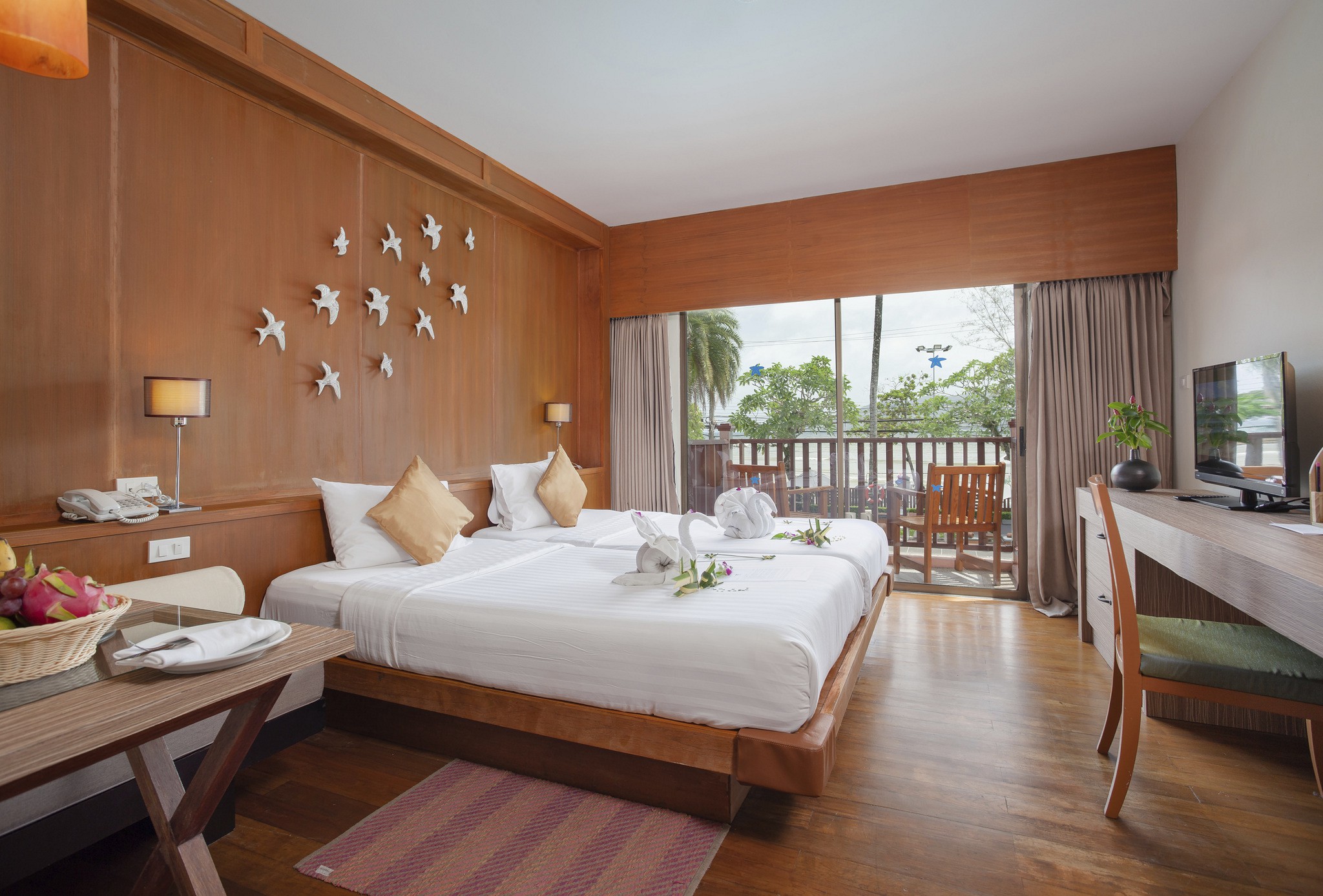 Seaview Patong Hotel
