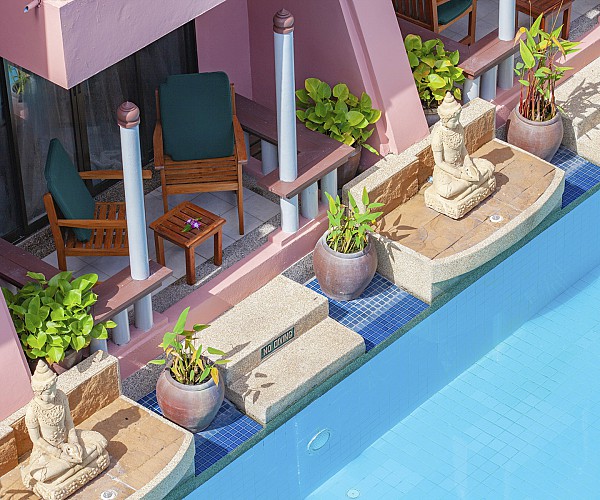 Deluxe Pool Access