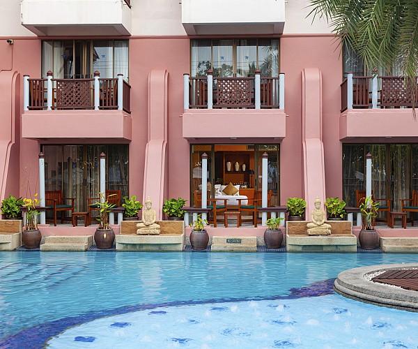 Deluxe Pool Access