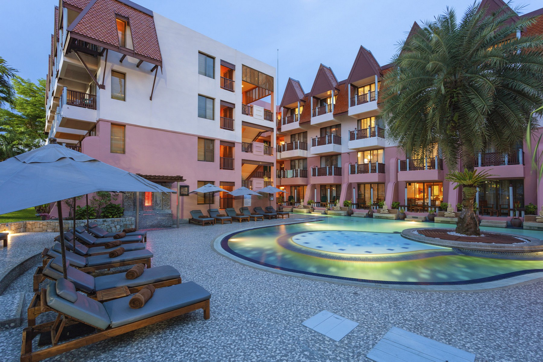 Seaview Patong Hotel