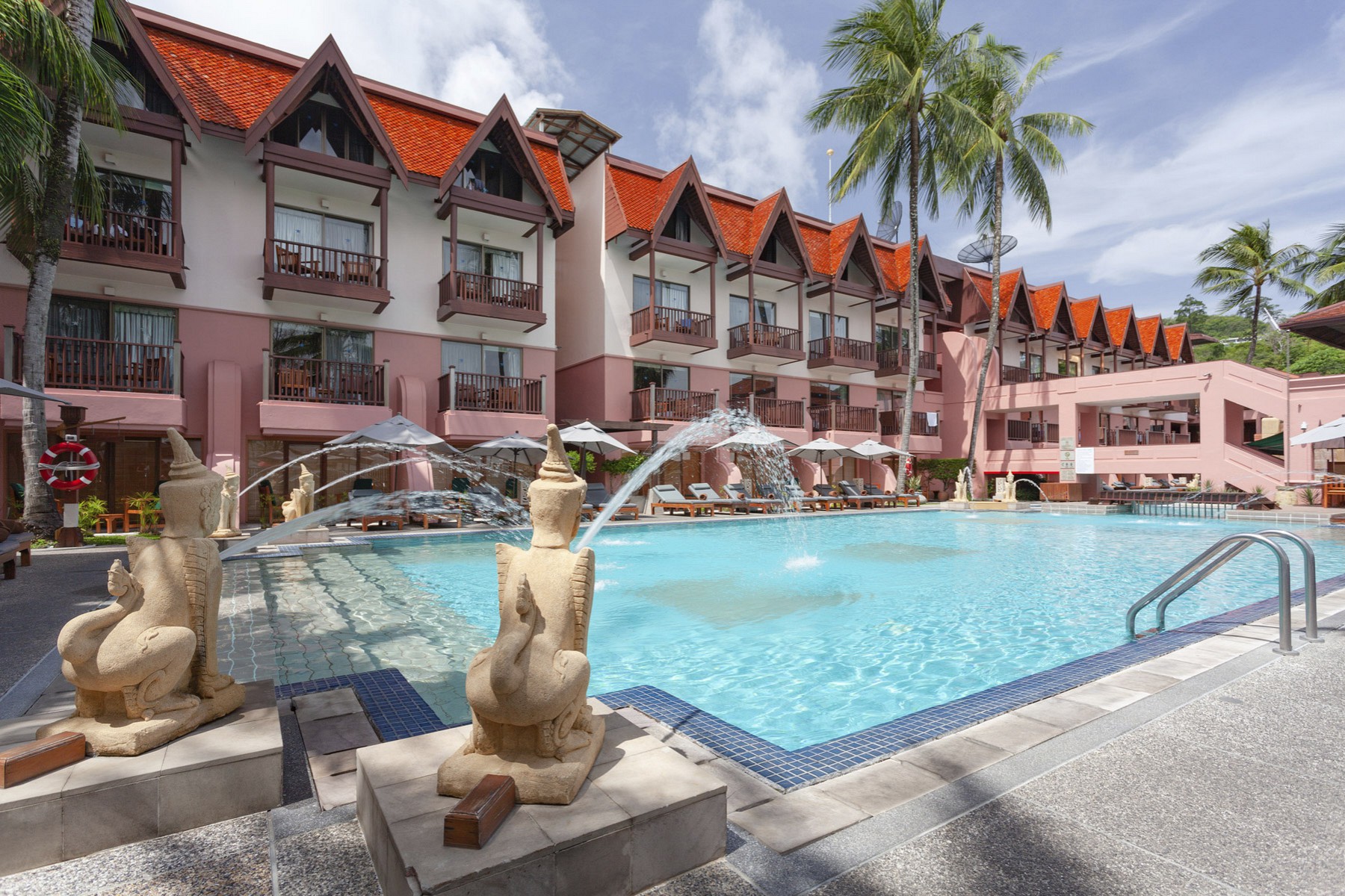 Seaview Patong Hotel