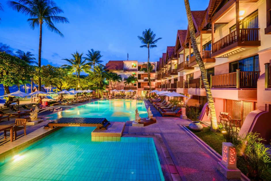 November Getaway Sea View Patong: Pool, Beach, and Nightlife Nearby